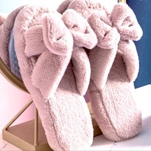 NEW Plush open toe cozy cross band bow slippers